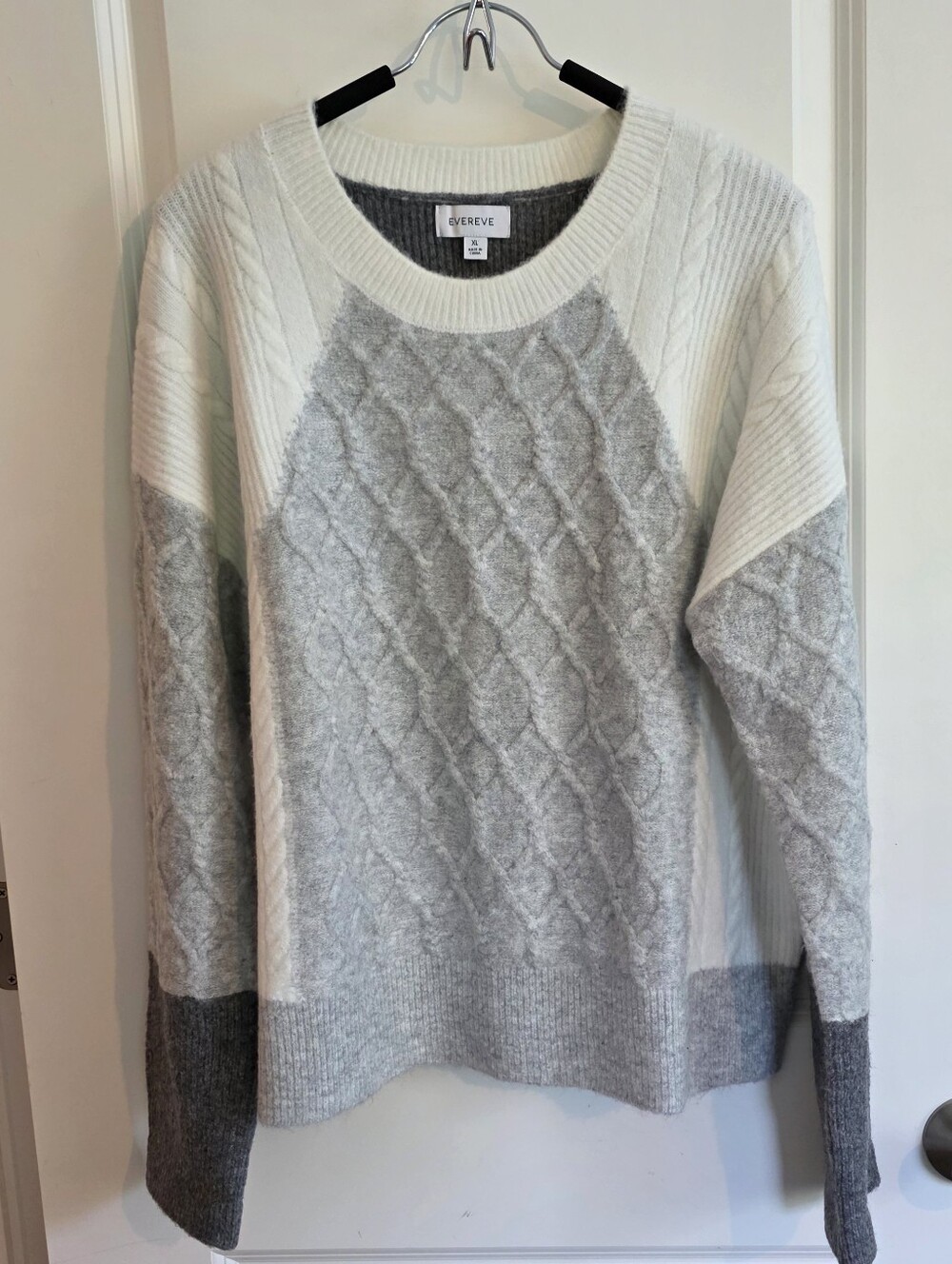 Evereve Soft Gray Cream Color Blocked Sweater With Diamond Cable Knit Pattern